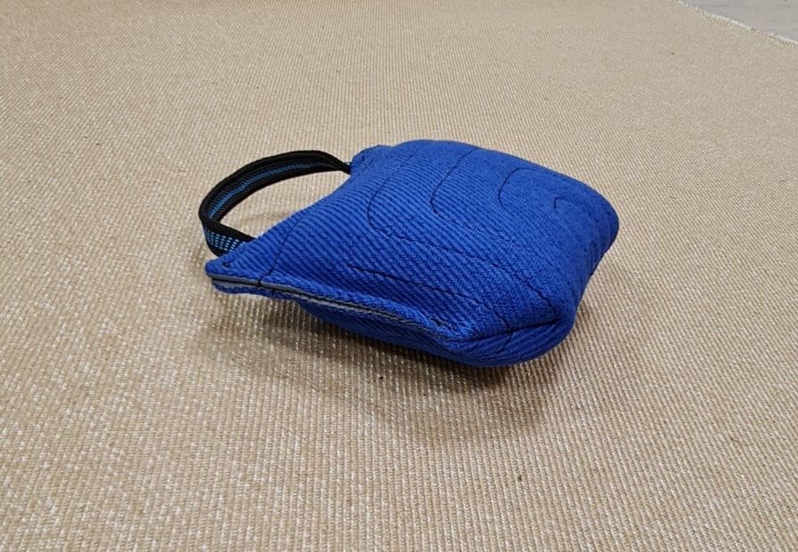 PRIDE bite cushion JAG Nylcot or Jute PRIDE bijtkussen JAG Nylcot of Jute